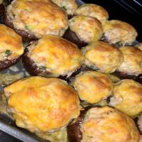 Creole Crab-Stuffed Mushrooms_image