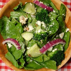 Spinach Ranch Salad image