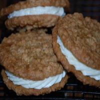 Cream Filled Oatmeal Cookies_image