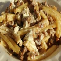 Sunday Pasta®: Strozzapreti con Squacquerone, Salciccia e Noci (Cheese, Sausage, Walnuts)_image