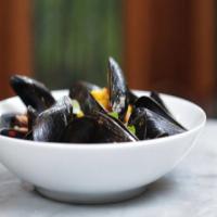 Spicy Mussels With Cauliflower, Basil and Lime image