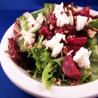 Beet Salad With Goat Cheese and Walnuts_image