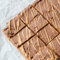 Keto Chocolate Peanut Butter Fudge Bars_image