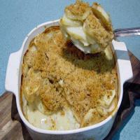 Crunchy Scalloped Potatoes With Thyme image