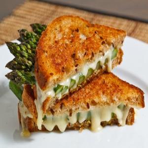 Asparagus Grilled Cheese Sandwich Recipe_image