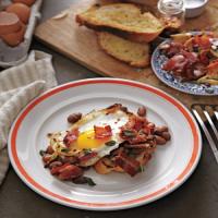 Beans on Toast with Crisp Bacon and Eggs_image