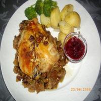 Baked Chicken on Pecan Stuffing_image