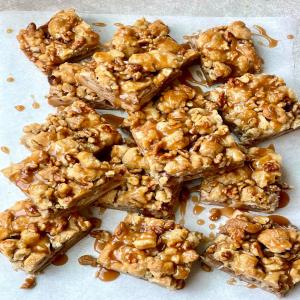 Salted Caramel Pear Pie Bars image