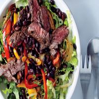 Steak Fajita Salad with Tortilla Croutons_image