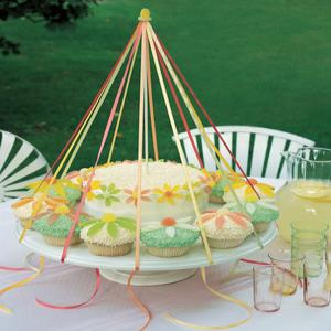 Maypole Cupcakes image