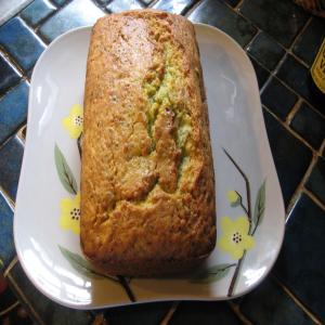Cake Aux Courgettes Aux Pignons - Zucchini Bread With Pine Nuts image