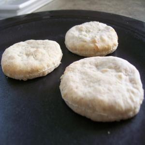 Simple Sour Cream Biscuits_image