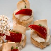 Brie with Strawberries on Brioche Crostini_image