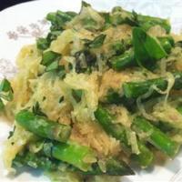 Roasted Spaghetti Squash with Asparagus and Goat Cheese_image