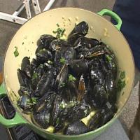 Classic French Mussels image