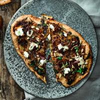 Caramelised onion & goat's cheese pizza image