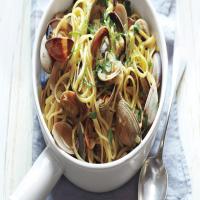 Linguine with Clams and Lime image