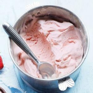 Strawberry & white balsamic ice cream_image