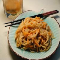Chinese Lo Mein With Peanut Butter Sauce_image