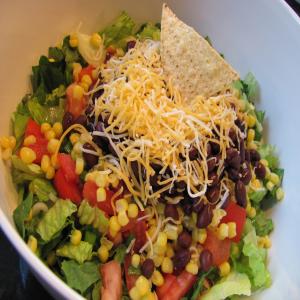 Southwestern Salad With Avocado Lime Dressing_image