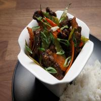Crispy Beef with Carrots and Snow Peas image
