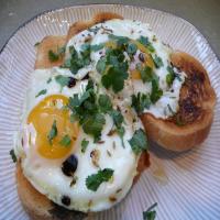 Fried Eggs With Coriander, Cumin and Balsamic Vinegar_image