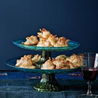 Lime-in-the-Coconut Macaroons_image
