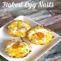 Baked Eggs in a Hash Brown Nest #GoldRichYolk_image
