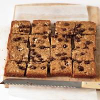Blondies with Chocolate Chips and Walnuts_image