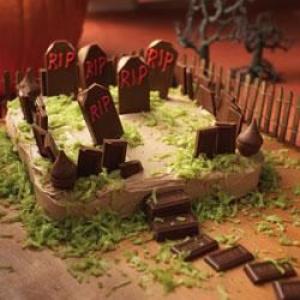 Hershey's Brownie Cemetery Cake_image
