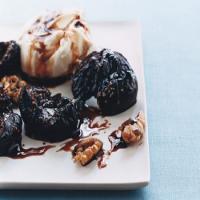 Figs with Balsamic Vinegar, Mascarpone, and Walnuts image