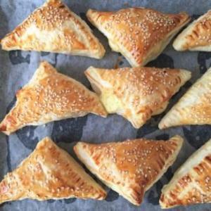Chedar Cheese And Ricotta Triangles image