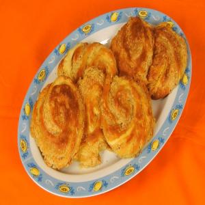 Cypriot Tahini Pies with Orange Flavor_image