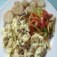 Scrambled Eggs with Mushrooms & Chives_image