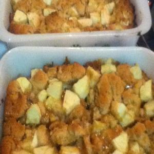 Bowden Blondies with caramel, apples & Walnuts_image