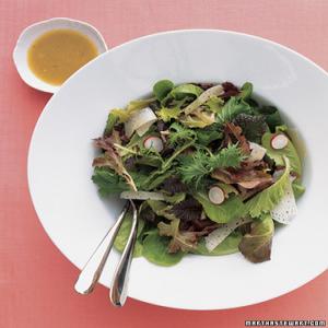 Green Salad with Radishes and Manchego_image