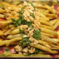 Roasted Yellow Beans With Peanuts and Cilantro_image