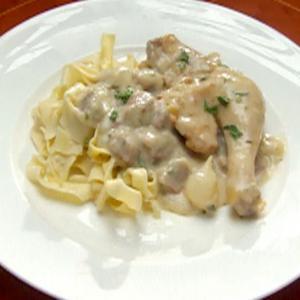 Cockerel in Riesling Mushroom Sauce with Ribbon Noodles_image