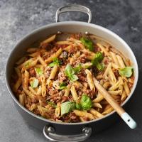 Sarah Millican's Tuscan sausage & tomato pasta_image