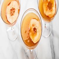 Paradise Apple (Thanksgiving Cocktail Recipe With Bourbon, Apple Cider, and Riesling)_image