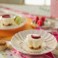 Mini Key Lime Cheesecake with Raspberry Sauce_image
