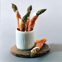 Prosciutto-Wrapped Asparagus with Truffle Butter_image