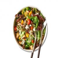 Green Salad with Warm Tomato Dressing_image