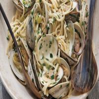 Linguine with Clams and Peppers image