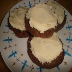 Chocolate Emergency Cookies With Vanilla Icing_image