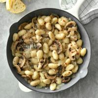 Gnocchi with Mushrooms and Onion image