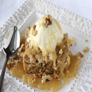 Walnut Blondie With Maple Butter Sauce_image