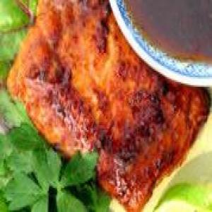 Pan-seared Salmon with a Tangy Thai Sauce_image