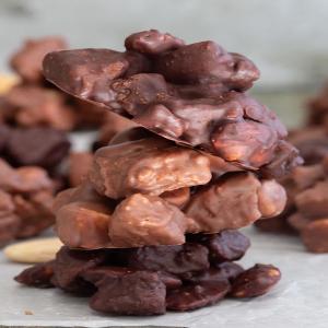 Easy Cookie Chocolate Clusters_image