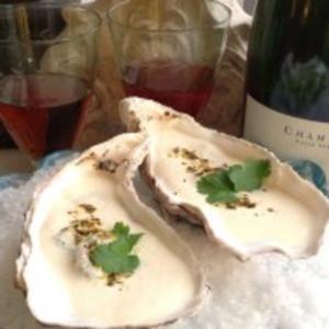 Poached Oysters With Stilton Cream_image